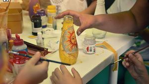 Шарени шишета на "София диша"