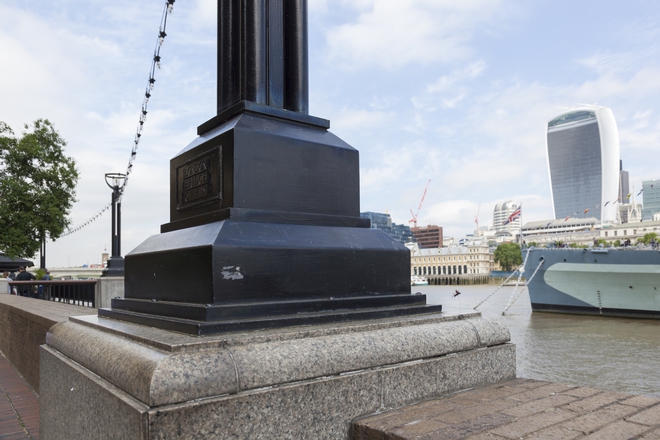 Антмен на брега на Темза