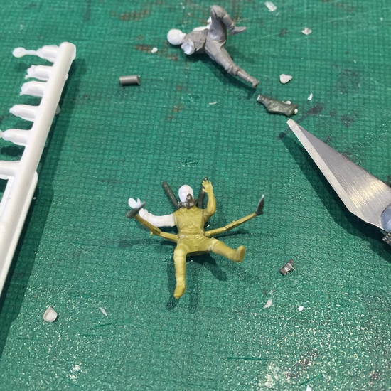 Миниатюрните Антмен и Йелоуджакет