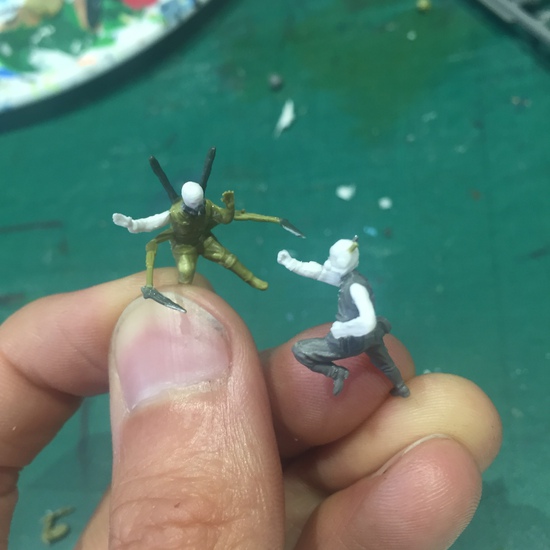 Антмен срещу Йелоуджакет в миниатюра