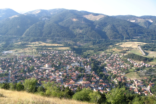 Klisura gledka kam gradcheto ot sredna gora