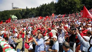 Годишният събор на БСП на паметника на Бузлуджа