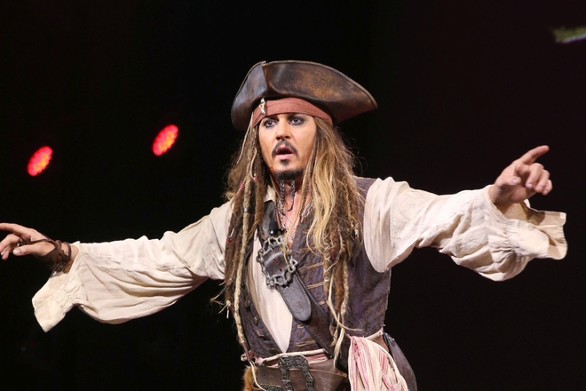 Dzhoni dep kato piratskiya kapitan dzhak sparou