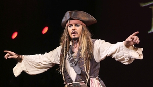 Джони Деп като пиратския капитан Джак Спароу