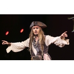Джони Деп като пиратския капитан Джак Спароу