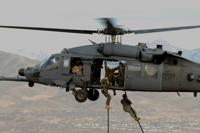 Voenen helikopter hh 60 pave hawk