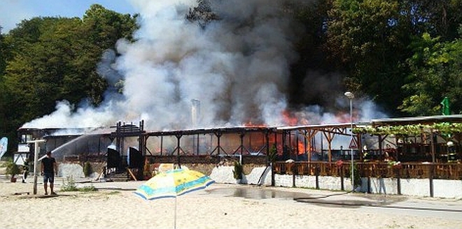 Изгоря заведение на варненския плаж