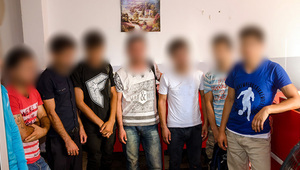 Нелегални имигранти, задържани в София