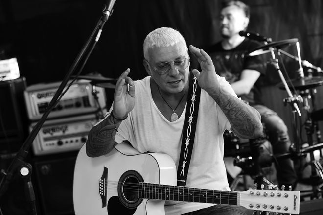 Стенли на репетиция на "Легендите"