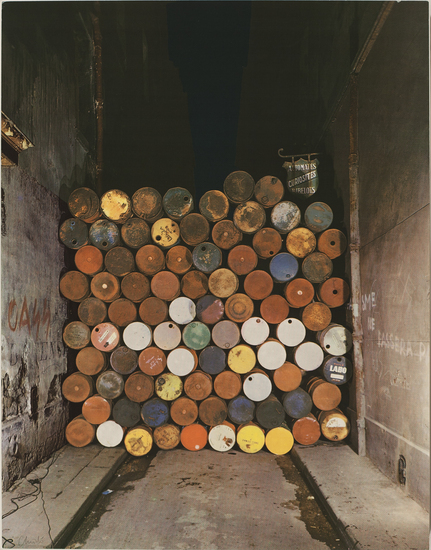"Желязната завеса" от Кристо и Жан-Клод, 1961-62 г.