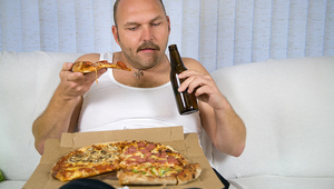 Вредните храни са сред основните причини за затлъстяването