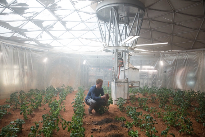 Мат Деймън отглежда картофи на Марс