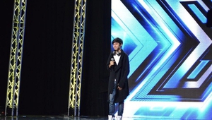 Кристиан Костов на сцената на X-Factor в България