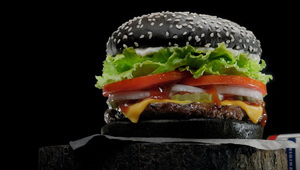 Черният хамбургер на "Бъргър кинг"