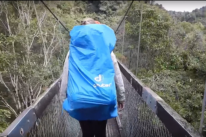 Po visyashtiya most sekundi predi padaneto mu