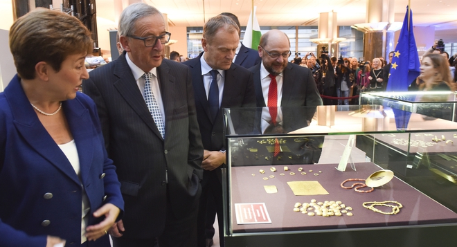 Лидерите на ЕС пред най-старото злато в света