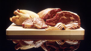 Различни видове сурово месо