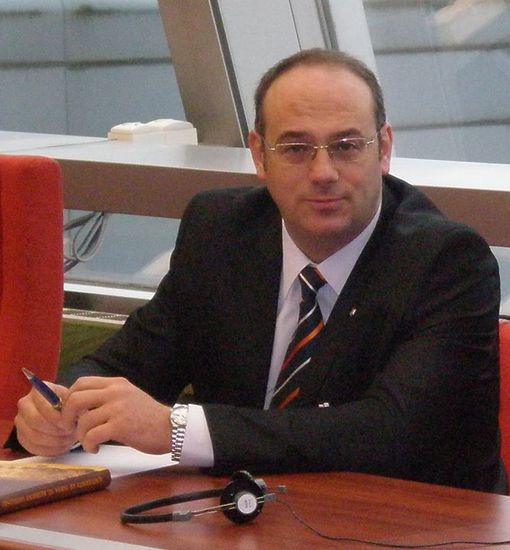 Доц. Атанас Семов