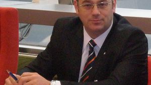 Доц. Атанас Семов