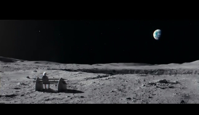 "Човек на Луната" - рекламата на John Lewis за Коледа 2015