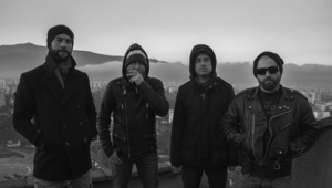 D2 в черно-бяло