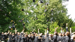 Завършващи студенти