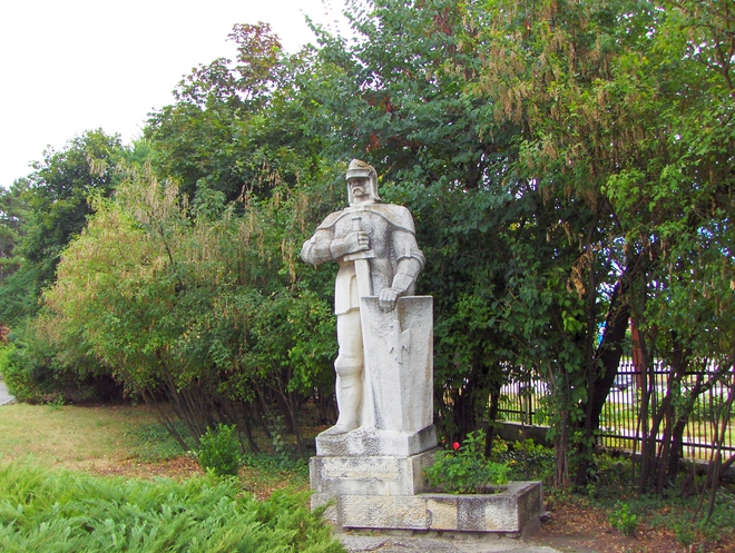 Паметникът на Янош Хуняди