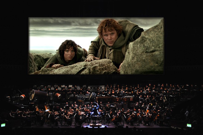 Frodo sam i orkestar