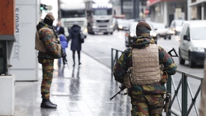 Военни в камуфлажни униформи патрулират в Брюксел