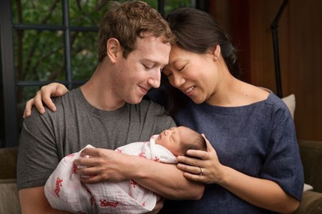 Марк Зукърбърг и съпругата му с новородената им дъщеричка Макс