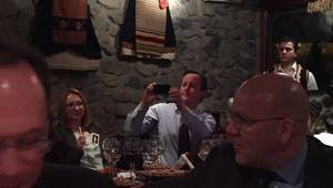 Дейвид Камерън снима България