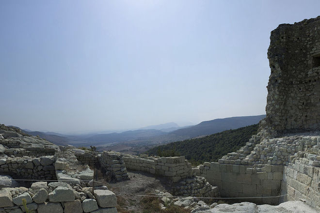 Skalen grad perperikon i svetilishte tatul