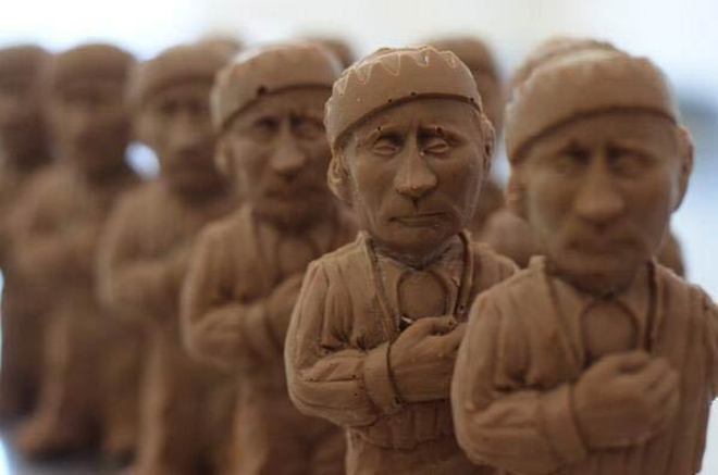 Шоколадовите фигурки на Владимир Путин