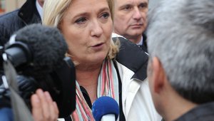 Марин льо Пен пред журналисти