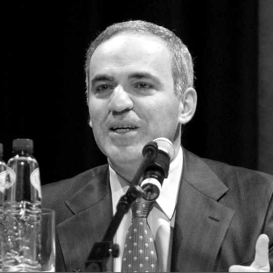 Гари Каспаров в черно-бяло