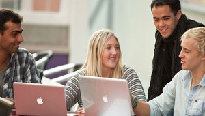 Стажантските програми са важна част от обучението