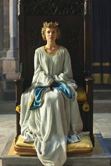 Клеманс Поези като кралица в "Ричард II"