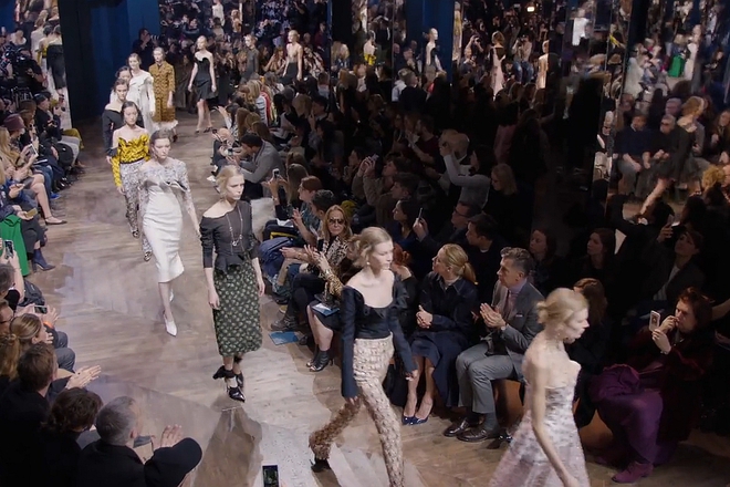 Revyuto na dior s vissha moda za prolet lyato 2016