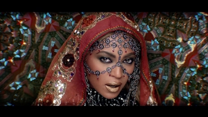 Бийонсе в клипа на "Колдплей" Hymn For The Weekend