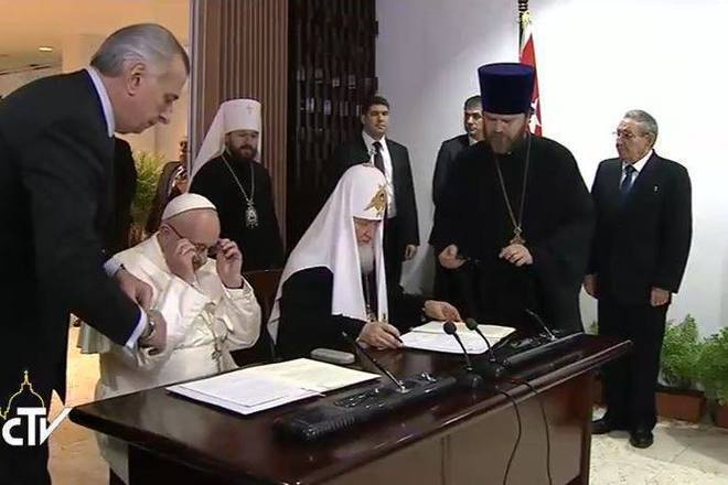 Istoricheska sreshta mezhdu papa i patriarh