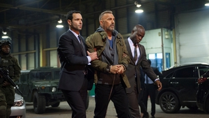 Кевин Костнър в "Престъпник" (2016)