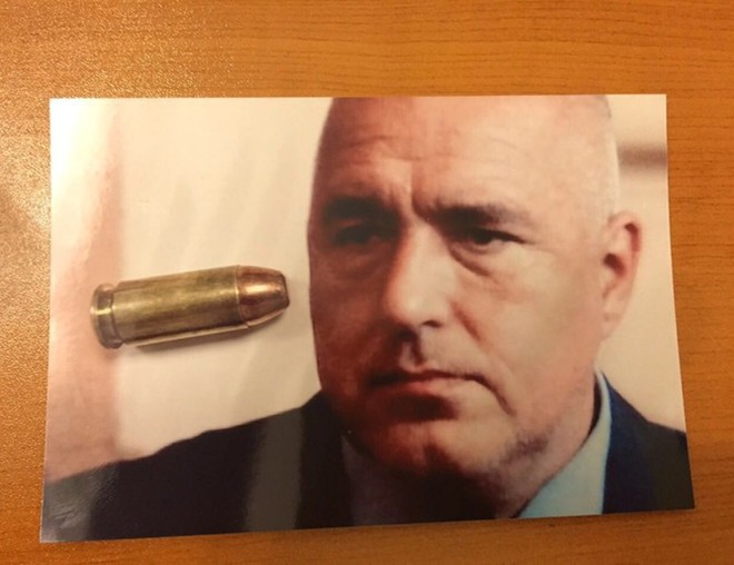 Премиерът получил своя снимка с куршум