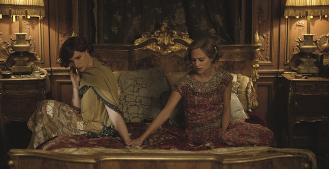 Еди Редмейн и Алисия Викандер в "Момичето от Дания"