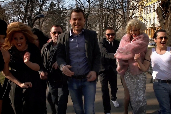 Nencho balabanov i kolegite mu v klipa restart