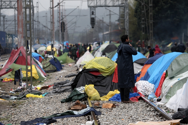 Бежански лагер на жп релсите край Идомени