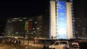 Белгийското знаме върху сградата на Еврокомисията