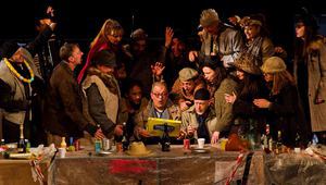 "На ръба", авторски спектакъл на Сашо Морфов