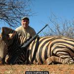 Стоичков позира с убита зебра в Африка