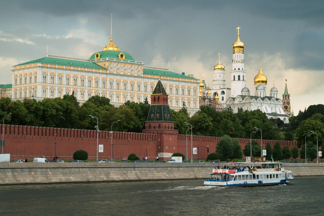 Golemiyat kremalski dvorets v moskva