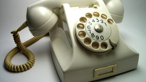 Стар телефон с шайба